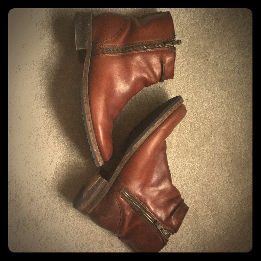 Veronica Seam Short Frye Leather Boots🌸